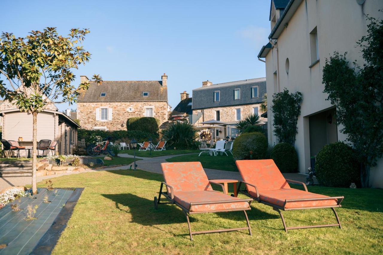 Hotel Les Agapanthes Ploubazlanec Buitenkant foto