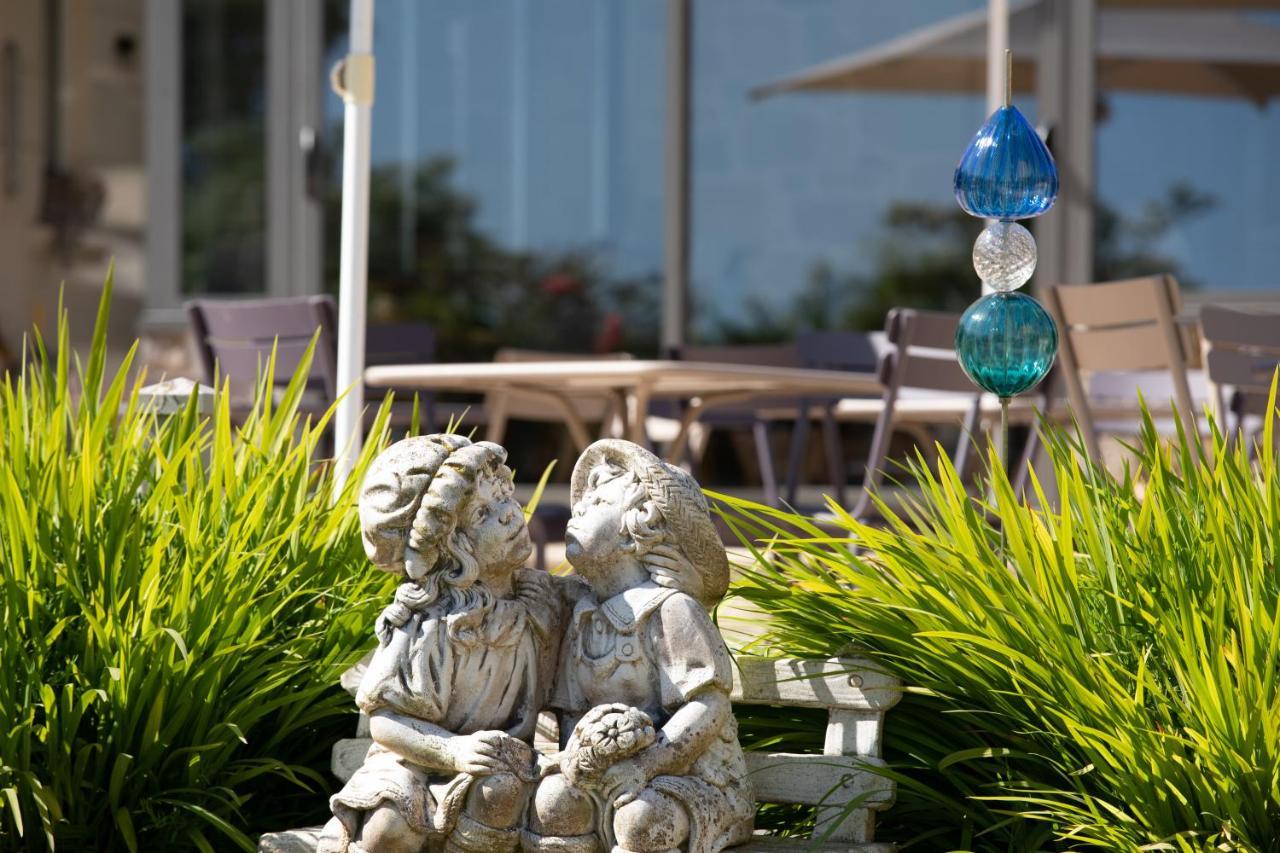 Hotel Les Agapanthes Ploubazlanec Buitenkant foto